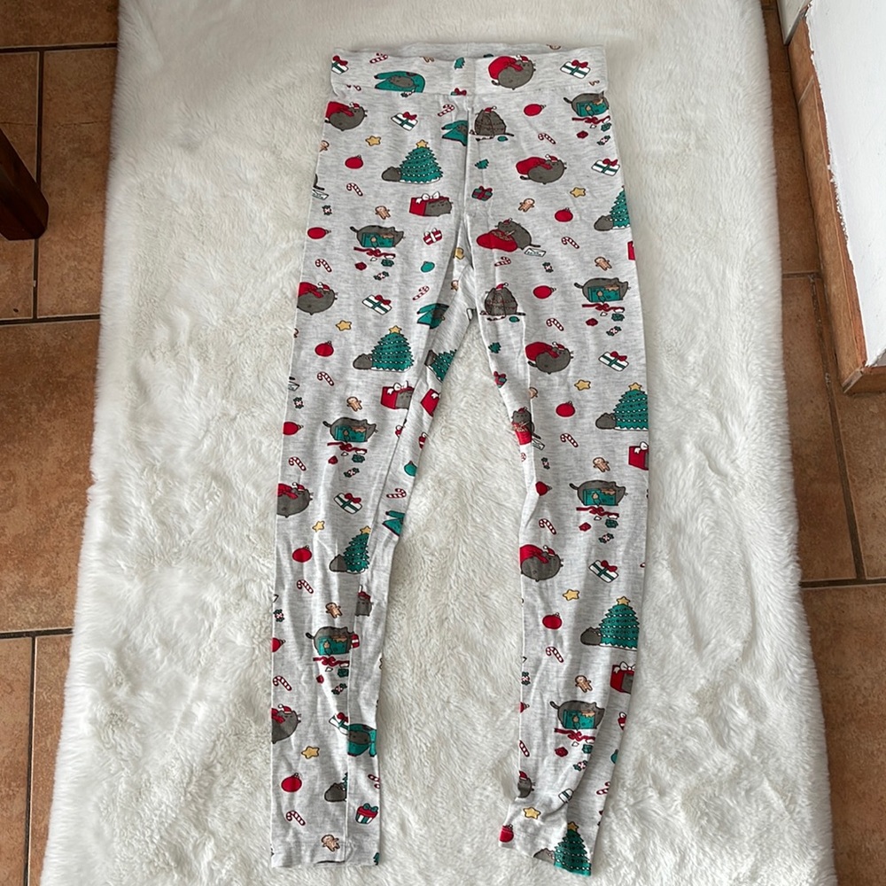 H&M Pusheen cat Christmas leggings
